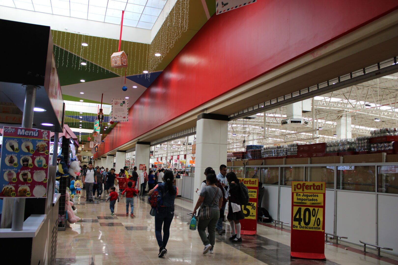 Big retailers in Reynosa see early gains during Mexico’s Black Friday–style event, but downtown shops struggle as U.S. shoppers stay away