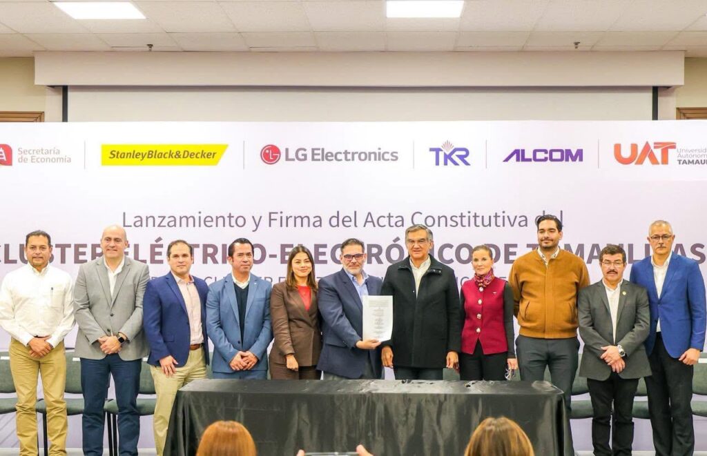 Officials sign a formal agreement establishing an electronics manufacturing cluster in Reynosa.