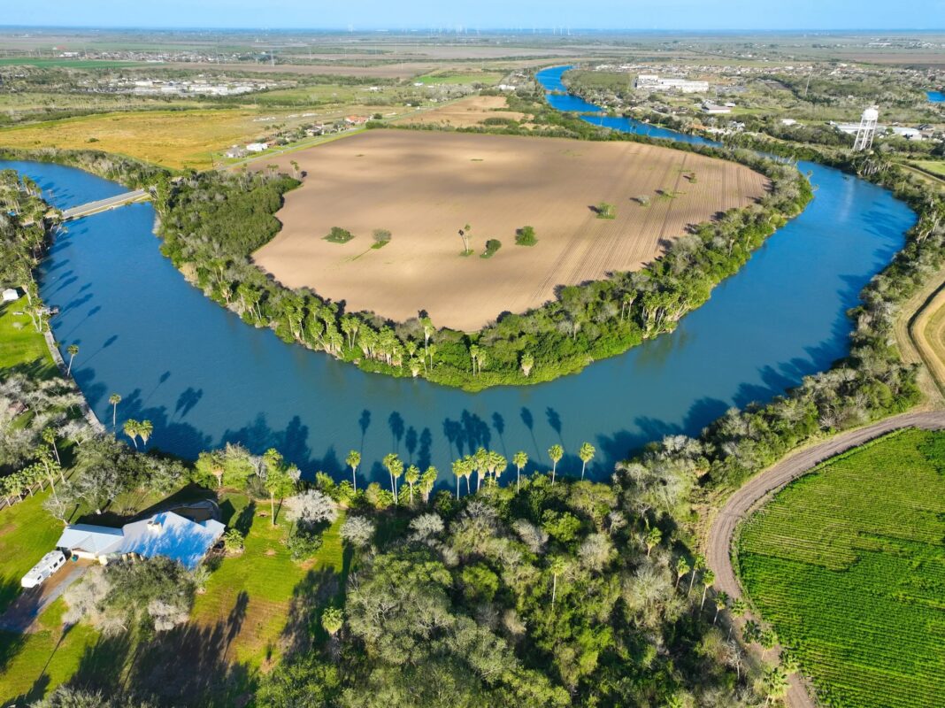 Developers plan luxury homes along Los Fresnos waterfront, but zoning denied — for now