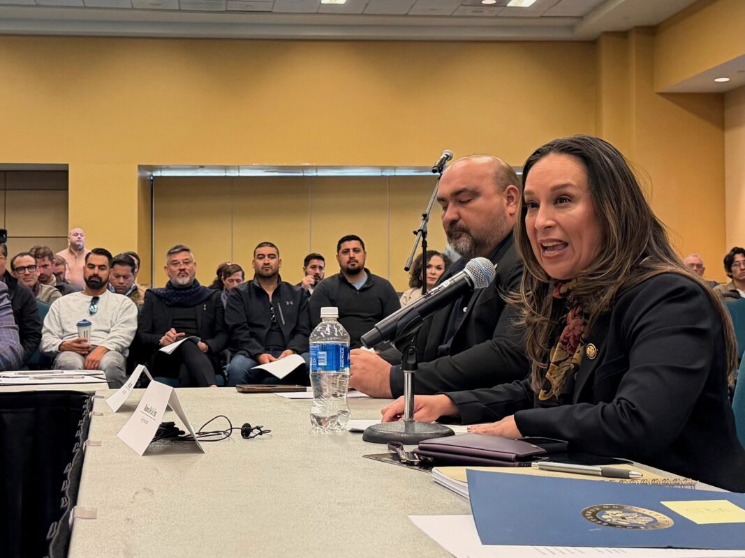Los legisladores del sur de Texas están presionando para poner fin a las redadas de ICE en las obras de construcción. A continuación te explicamos cómo.