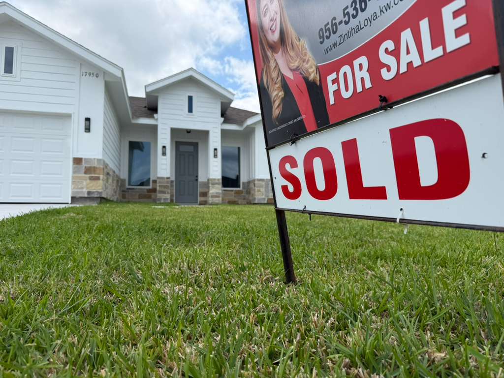 Single-family home sales bounced back across the Valley in March